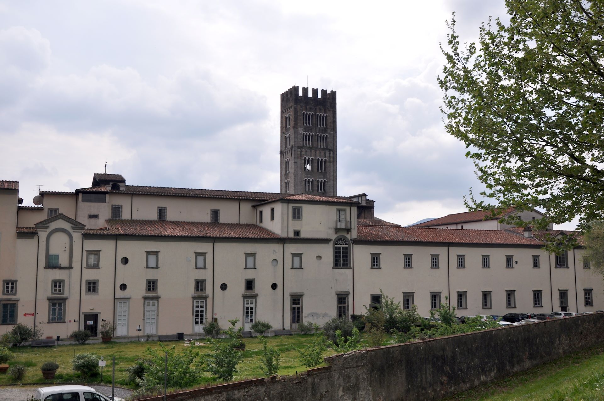 Lucca, city walls
